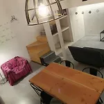 Dimora Ateneo - Nel Centro Della Citta Апартаменты *