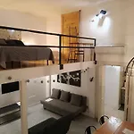 Dimora Ateneo - Nel Centro Della Citta * Бари