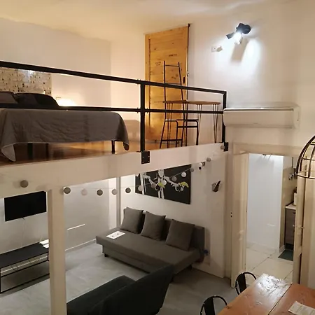 Dimora Ateneo - Nel Centro Della Citta * 巴里