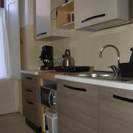 Dimora Ateneo - Nel Centro Della Citta Апартаменты *